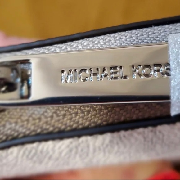 Brand New Michael Kors Bright White Jet Set Travel 3/4 Jip Wallet - Picture 4 of 7